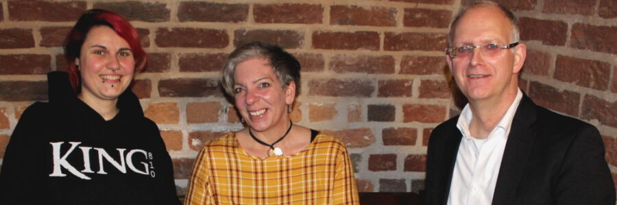 Foto: Hansestadt Lüneburg. Sie wollen als neue Spitze des Behindertenbeirats Verwaltung und Politik für die Belange von Menschen mit Behinderung sensibilisieren: Vorsitzende Daniela Laudan (Mitte) sowie ihre Stellvertreter Stefan Jonasson und Miriam Ihnen.
