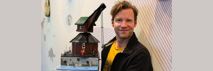 Wer errät, wie viele Teile Benjamin Albrecht für den Alten Kran verbaut hat? Foto: Museum Lüneburg.