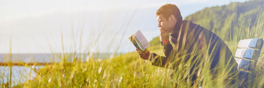 Beim Lesen. Foto: Pexels, Pixabay.