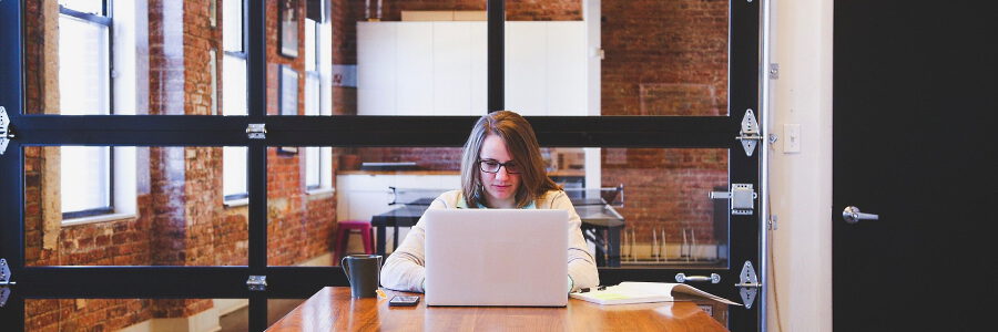 Büro. Foto: StartupStockPhotos. Pixabay.