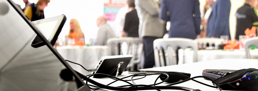 Konferenz, Besprechung. Foto: difisher, Pixabay.