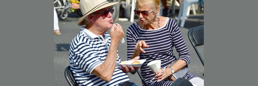 Paar beim Kaffeetrinken. Foto: Anthony Scanlon, Pixabay.