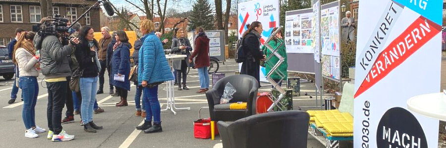 Aktion auf dem Marienplatz. Foto: Lüneburg Zukunftsstadt 2030+.