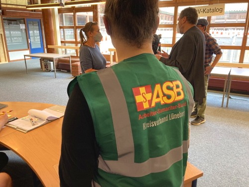 Besprechung in der Übergangsunterkunft Rotes Feld. Foto: ASB Lüneburg.