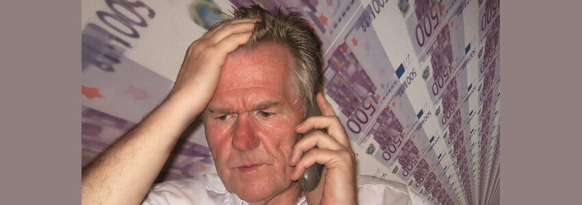 Mann mit Telefon. Foto: Gerd Altmann, Pixabay.