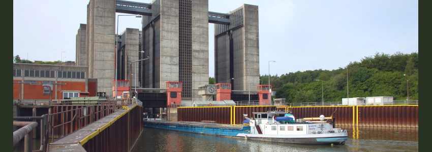 Schiffshebewerk Lüneburg. Von Ralf Roletschek, Fahrradtechnik auf fahrradmonteur.de, CC BY-SA 3.0 de, https://commons.wikimedia.org/w/index.php?curid=10566699