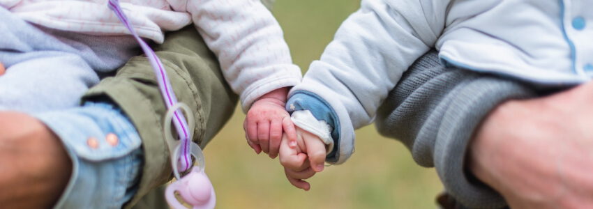 Eltern mit Babys. foto: Public Co, Pixabay.