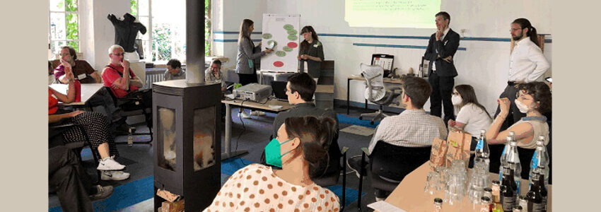 Teilnehmer:innen und Mitglieder des Projektteams bei einem Workshop im Museum Zukunft in Lüneburg im Juli. Foto: Juliane Roux / C2C MR NON.