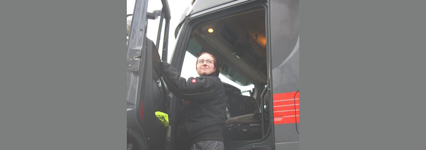 Auszubildende Doreen bei der Arbeit. Foto: Hiller Spedition GmbH & Co. KG.