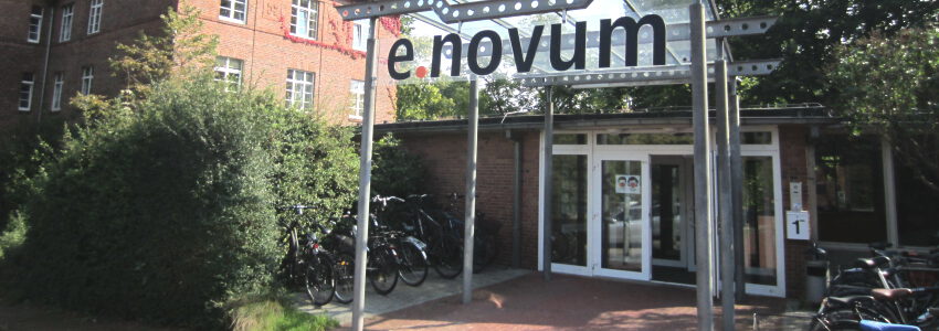Foto: Lünepedia. Eingangsbereich e.novum Lüneburg.