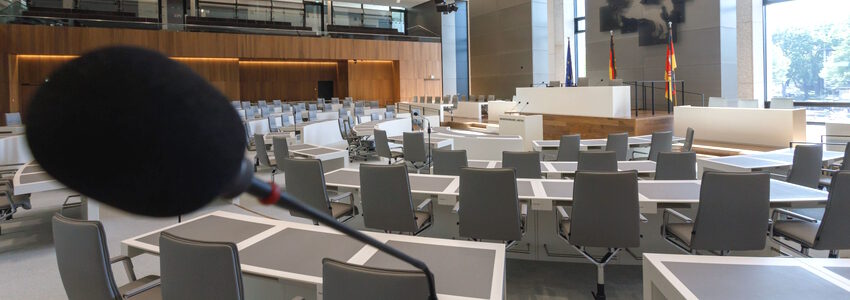 Pressefoto: Landtag Niedersachsen, Focke Strangmann. Blick in den Plenarsaal.
