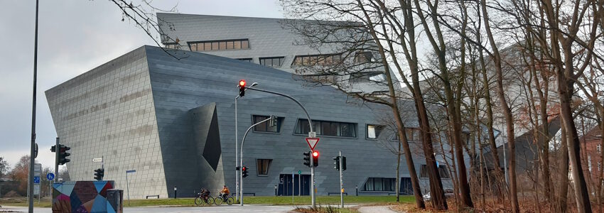 Leuphana Universität Zentralgebäude. Foto: Lüne-Blog.