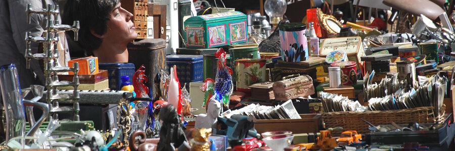 Flohmarkt-Stand. Foto: Kyrios Kyriakos, Pixabay.