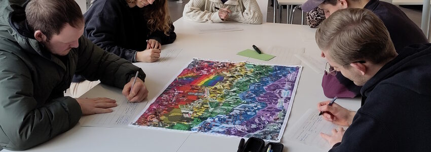 Workshop zum Wimmelbild an der Leuphana Universität, Ende Januar 2023. Foto: Janun Lüneburg.