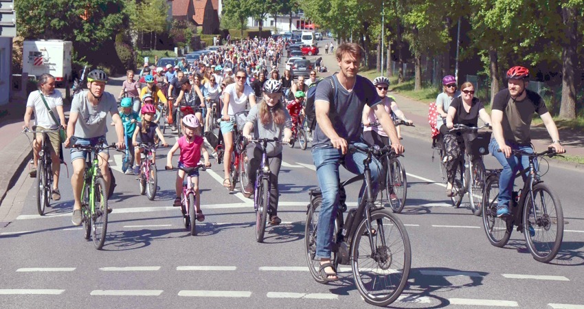 Foto: Malte Hübner. Die erste Kidical Mass in Lüneburg am 15. Mai 2022.