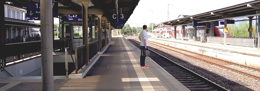 Foto: J. Dueselder. Philipp Meyn am Bahnhof in Lüneburg.