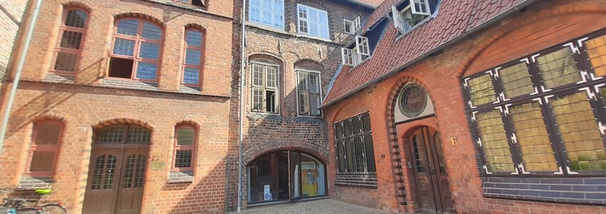 Rathaus Lüneburg, Eingang E. Foto: Lüne-Blog.