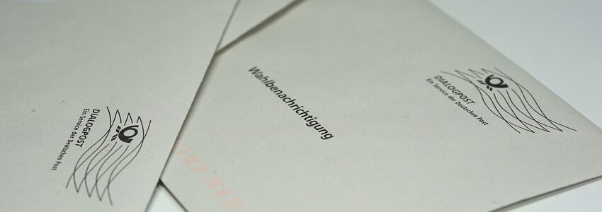 Wahlbenachrichtigung Briefwahl. Foto: Andreas Lischka, Pixabay.