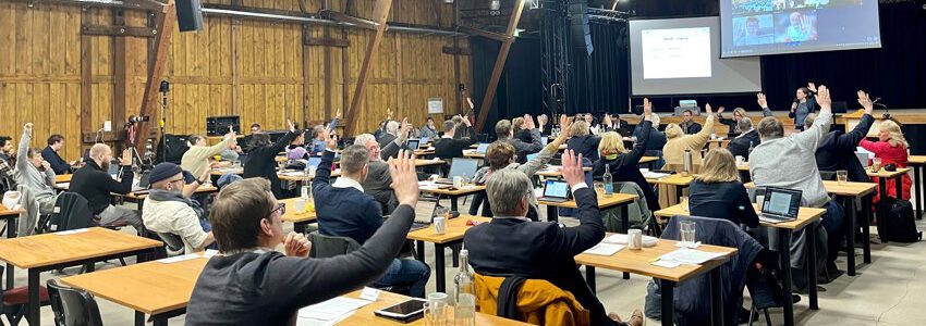 Ratsversammlung am 1. Februar 2024 in Wienebüttel: Zustimmung zur Trierer Erklärung für Menschenwürde, Demokratie und Rechtsstaatlichkeit. Foto: Hansestadt Lüneburg.
