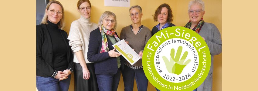 Übergabe FaMi-Siegel an Lebenshilfe Lüneburg-Harburg. Foto: Lebenshilfe LH.