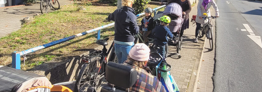 Foto: Verkehrswende-Bündnis. Geh- und Radweg Vor dem neuen Tore. Ganze 1,40 Meter sind hier für Fuß- und Radverkehr in beiden Richtungen vorgesehen - unter Missachtung sämtlicher Regelwerke.