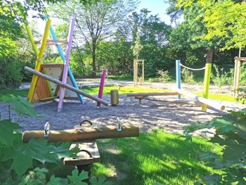 Macht Lust zum Spielen: Der neue Spielplatz am Hans-Tönjes-Ring, Juni 2024. Foto: Hansestadt Lüneburg.