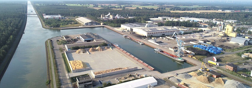 Der Lüneburger Binnenhafen am Elbeseitenkanal. Luftbild. Foto: Hafen Lüneburg GmbH.