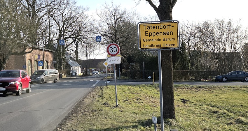 Foto: Lüne-Blog. Ortsdurchfahrt der B4 durch Tätendorf-Eppensen mit Tempo 30.