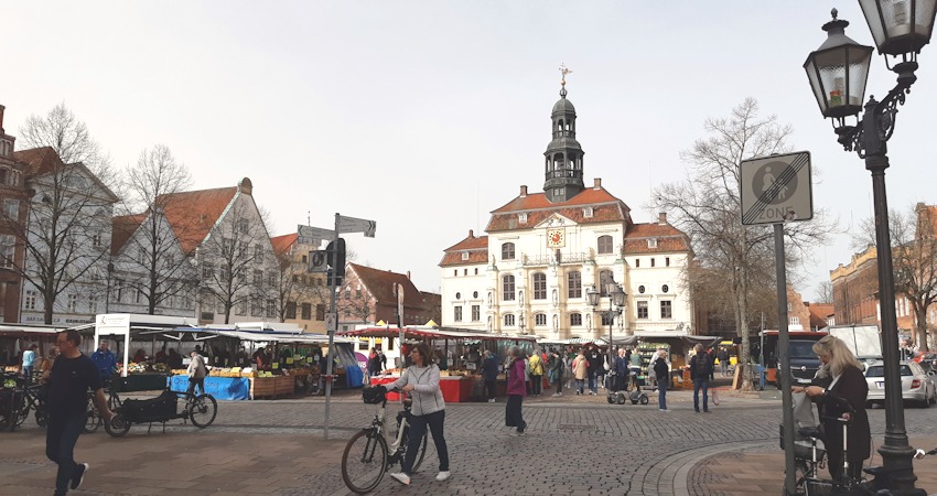 Marktplatz und Rathaus Lüneburg. Foto: Lüne-Blog.