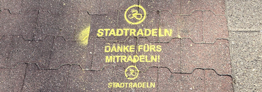 Einladung zum Stadtradeln. Graffiti auf dem Radweg. Foto: Lüne-Blog.