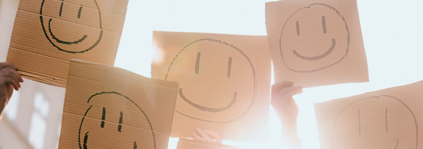 Plakate mit Smilies. Foto: NGG Lüneburg.