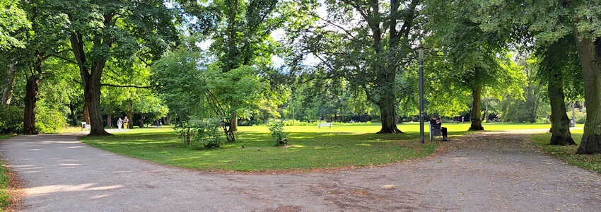 Foto: Hansestadt Lüneburg. Wege im Kurpark.