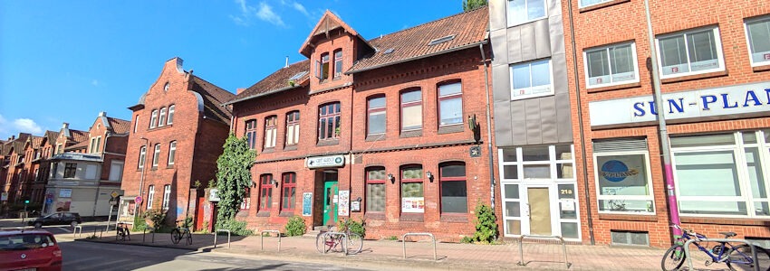Foto: Lüne-Blog. Das Haus Nr. 21 in der Straße Am Springintgut. Hier soll das neue Initiativenhaus entstehen.