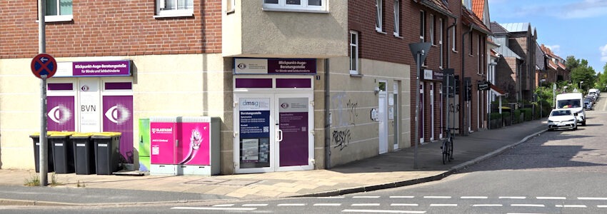 Foto: Lüne-Blog. Blick auf die Geschäftstelle des Blinden- und Sehbehindertenverbands Niedersachsen e.V. (BVN), Ecke Bleckeder Landstraße / Hügelstraße 1 in 21337 Lüneburg.