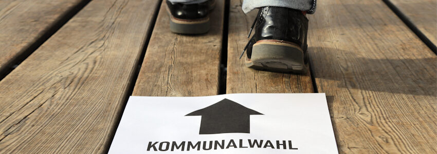 Foto: pics_kartub, Pixabay. Wegweiser zur Kommunalwahl.