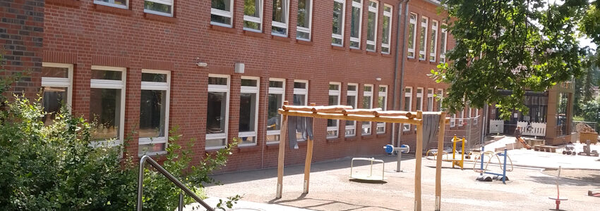 Foto: Hansestadt Lüneburg. An der Grundschule Igelschule werden in den Sommerferien an der Westfassade 40 Fenster ausgetauscht, die ihre Lebensdauer erreicht haben.