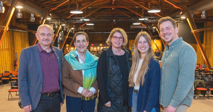 Foto: Bündnis 90/Die Grünen OV Lüneburg. Sie treten ein für ein grünes Rathaus und einen grünen Stadtrat - von links: Ulrich Blanck, Dr. Corinna Maria Dartenne, Claudia Kalisch, Andrea Kabasci, Pascal Mennen.